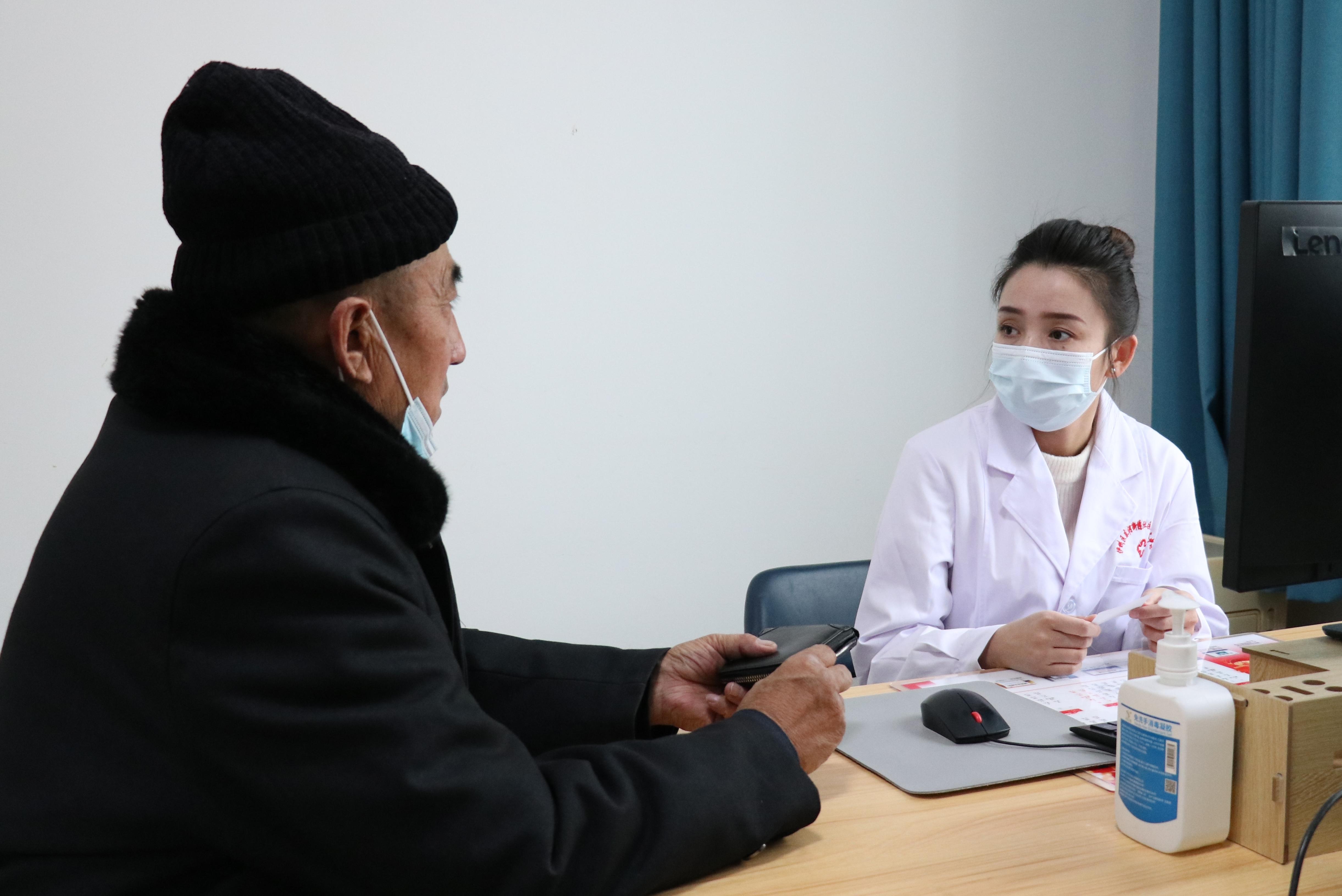 Grassroots healthcare empowers Xinjiang residents(图1)