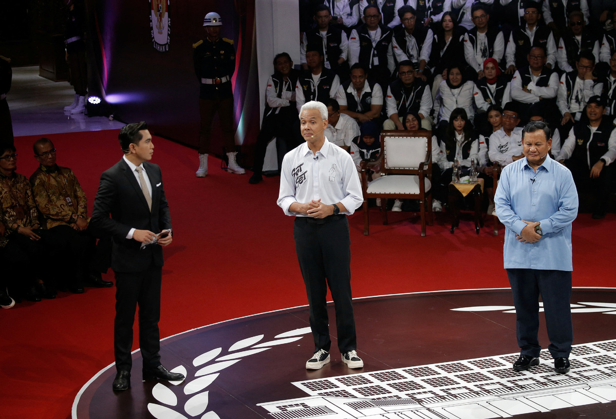 Indonesias presidential hopefuls face off in debate(图1)