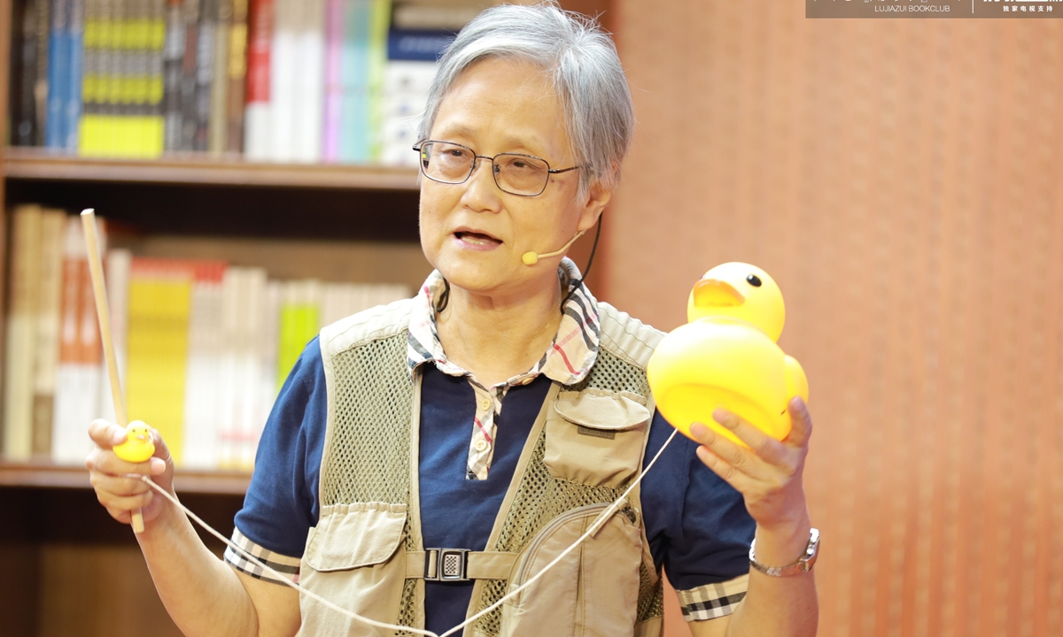 2023 Yearender: Senior vloggers embrace vibrant twilight years in fashionable ways, showcase a more dignified old age with stronger security(图2)