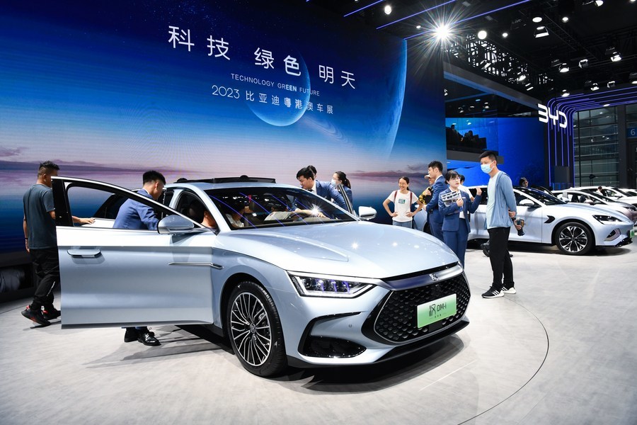 Chinas BYD becomes worlds top pure electric vehicle seller in Q4(图2)