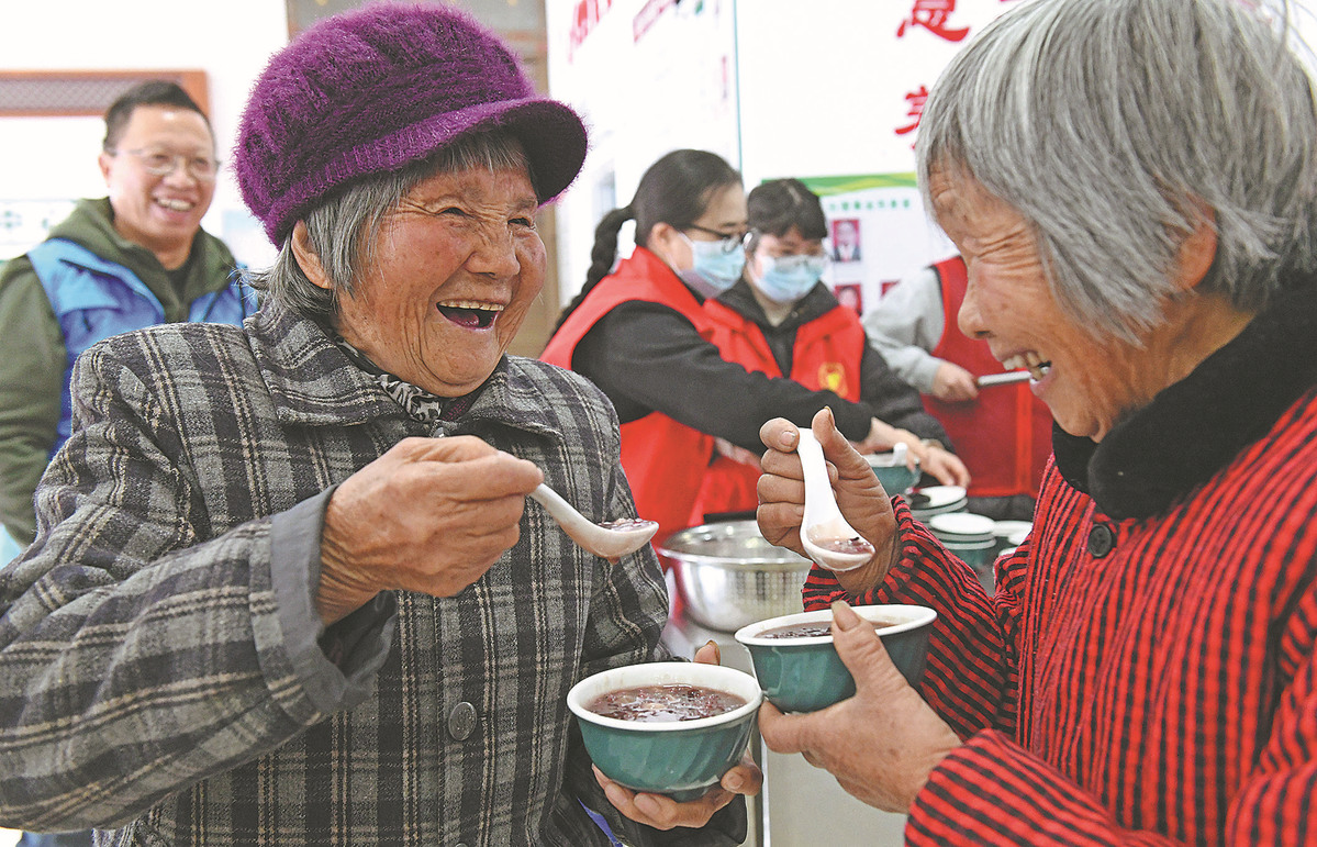 Booming 'silver economy' to bring more benefits to elderly