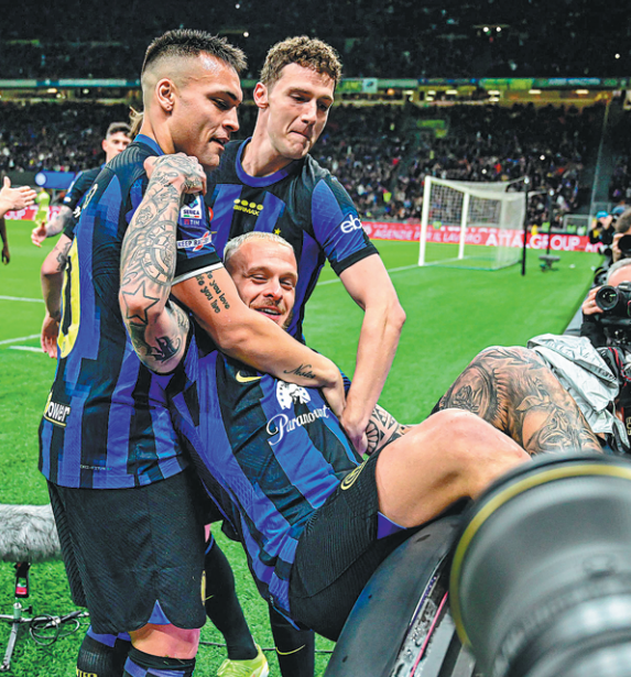 Inter edges ever closer to title glory(图1)