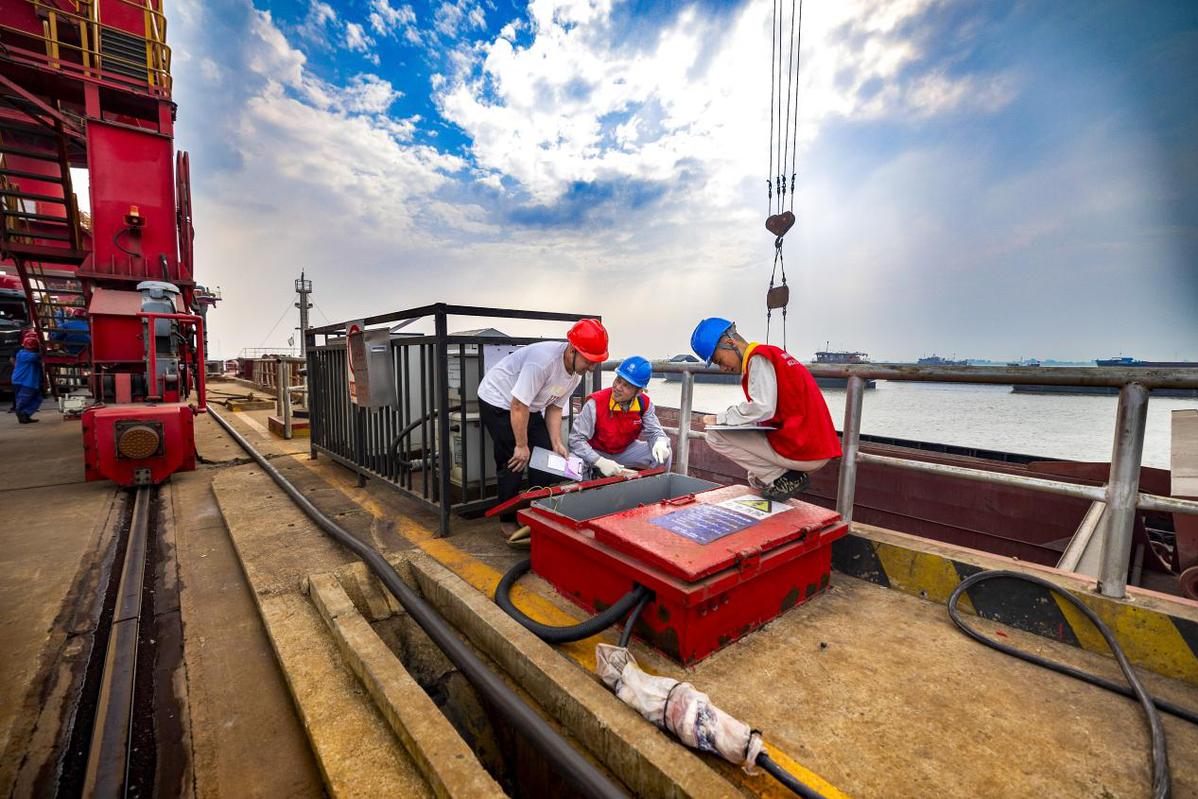 State Grid Tongling Power Supply Company powering up green shipping development(图1)