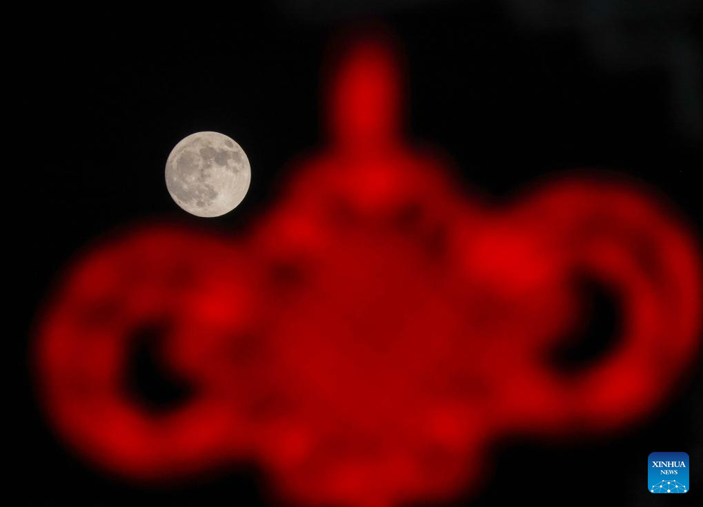 Full moon shines on night of Mid-Autumn Festival in China(图10)