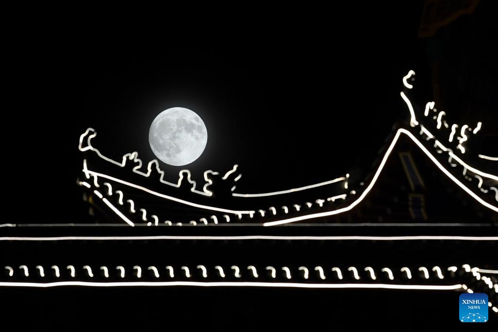 Full moon shines on night of Mid-Autumn Festival in China(图15)